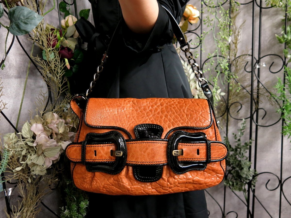 フェンディ FENDI エナメル バッグ パテント レザー ハンド ブラック系 