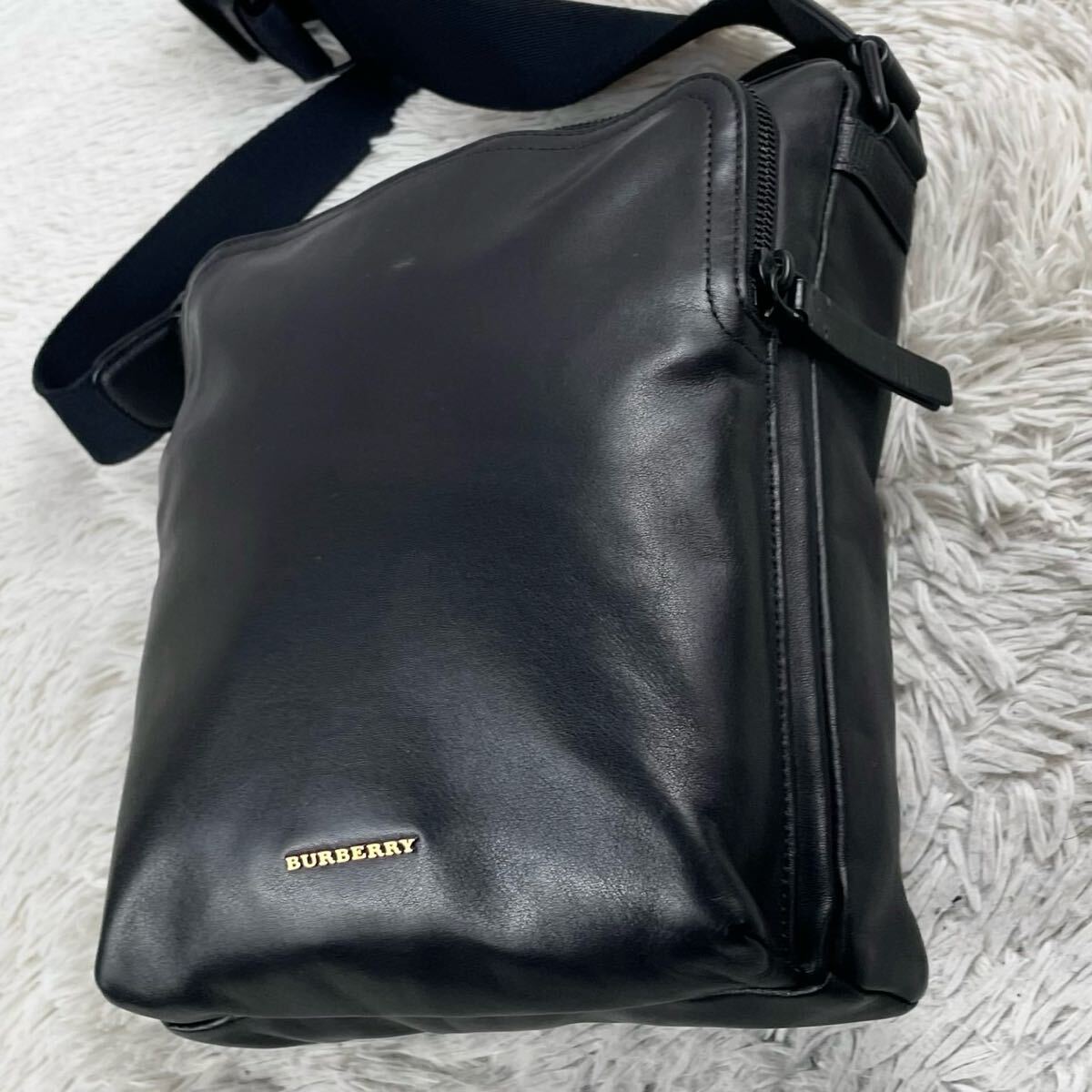 極美品BURBERRY バーバリー ショルダーバッグ ノバチェック ブラック 