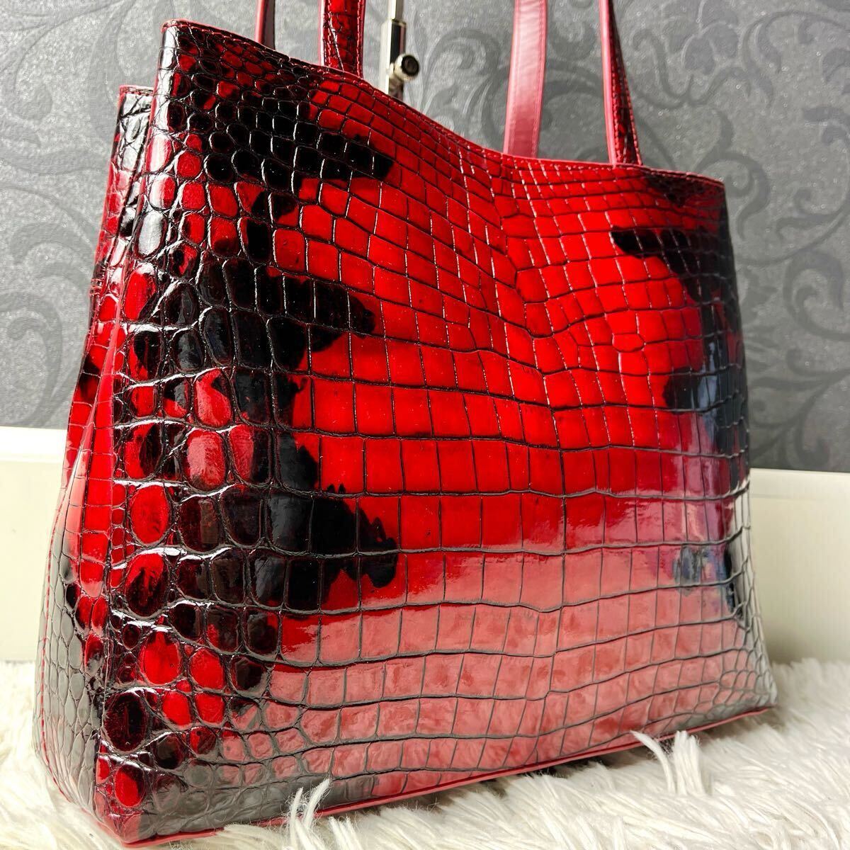 定価68万!!! シャイニングクロコ ハンドバッグ センター取り 目地染め 