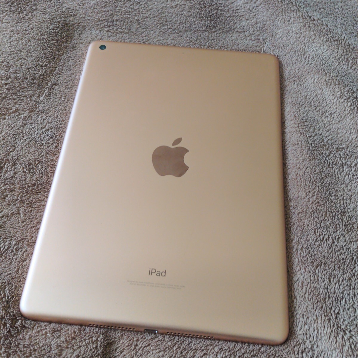 Apple iPad 第6世代 32GB ゴールド Wi-Fiモデル 【公式通販】
