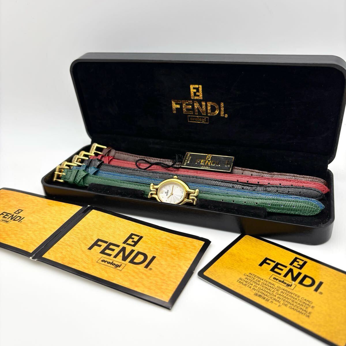 FENDI 640L 5チェンジベルト カメレオン クォーツ ホワイト文字盤 