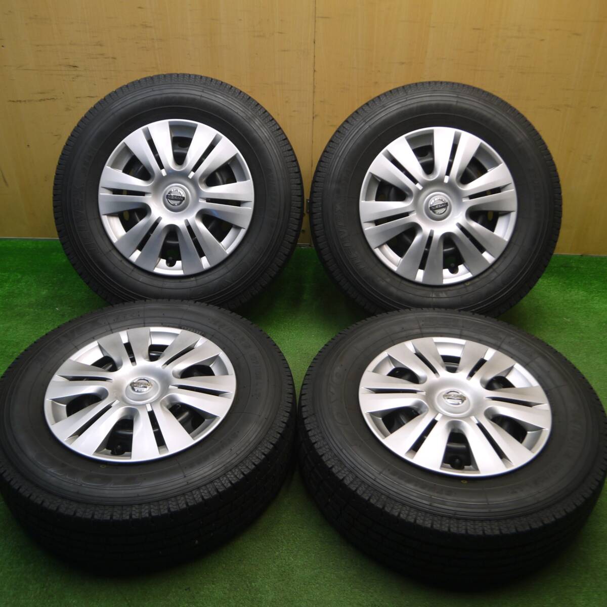 キャラバン 純正 195⁄80R15 [送料無料] スタッドレス 107⁄105L 