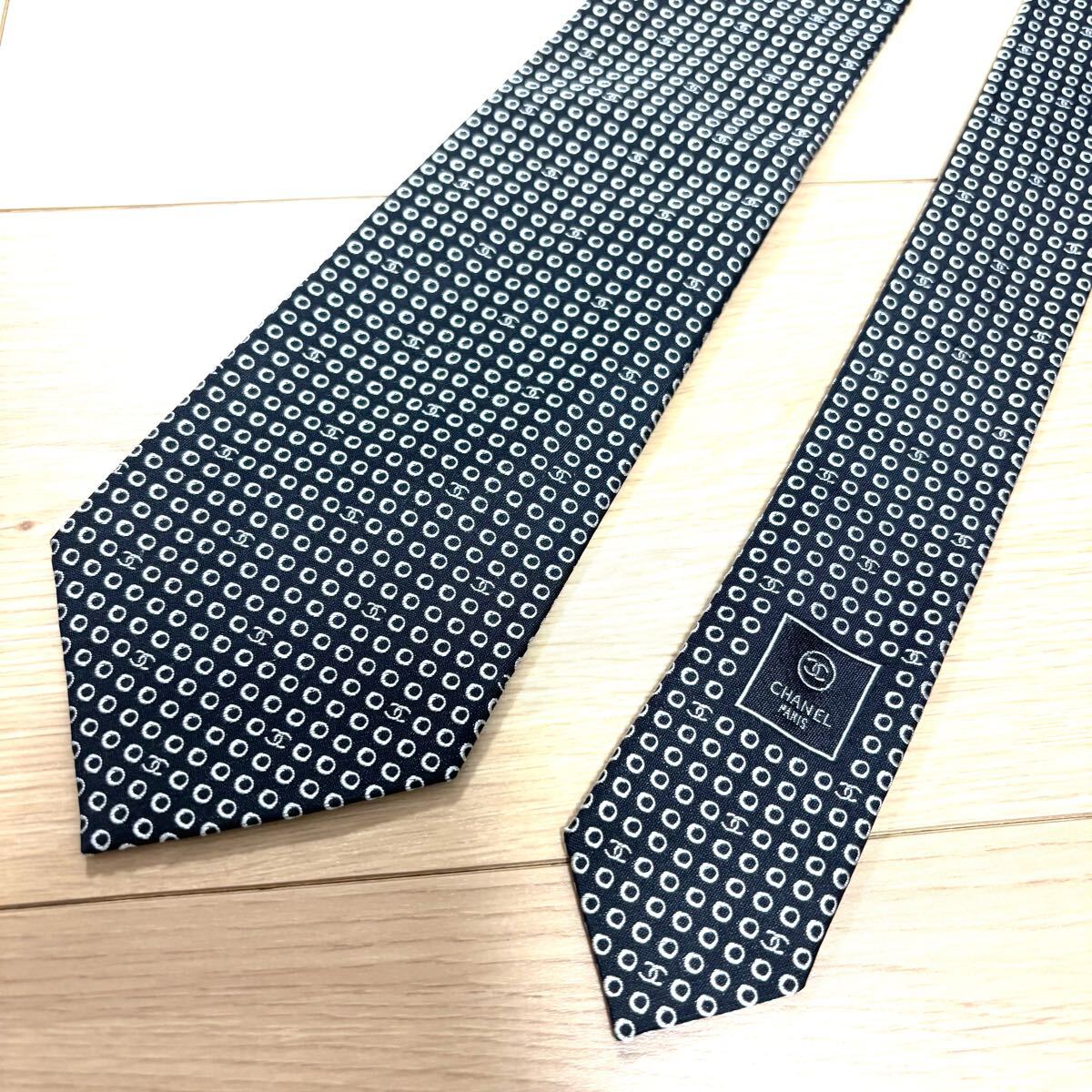 美品 CHANEL ネクタイ ココマーク チェーンストラップ柄 シルク 黒 シャネル ネクタイ ココ シルク 黒 ブラック ネクタイ ココマーク 黒