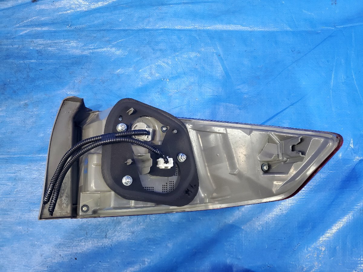 ▲ テールライト 左 220-18241 グレイス ハイブリッド DAA-GM4 グレイス ホンダ 純正 中古 2UPJ-44171536]S2000(AP1)左テールランプ C9