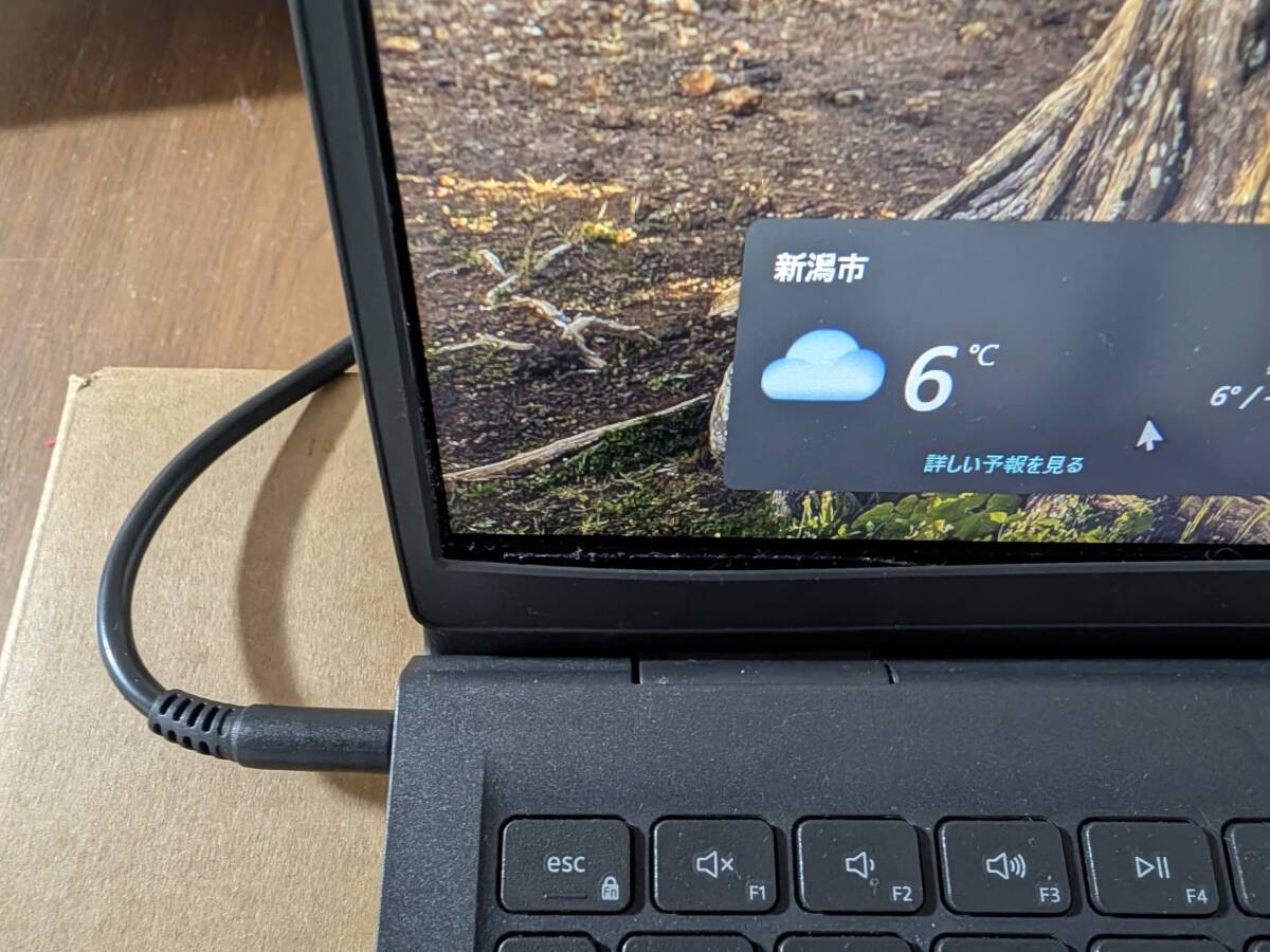 正常使用可能・ヒンジ破損】ジャンクノートPC DELL inspiron15 3520 11