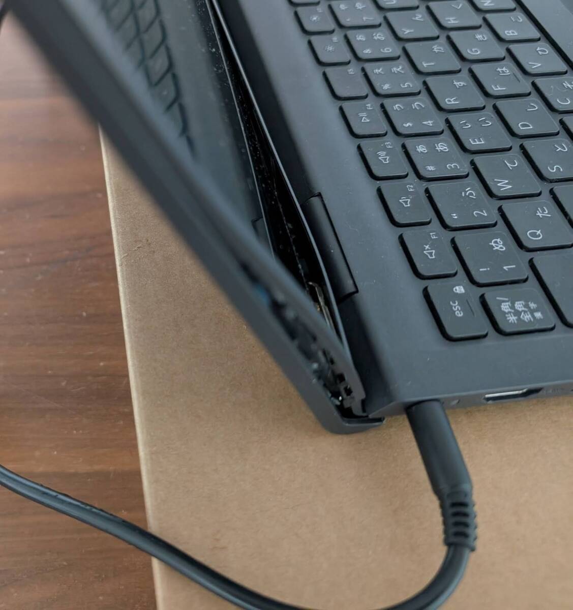 正常使用可能・ヒンジ破損】ジャンクノートPC DELL inspiron15 3520 11