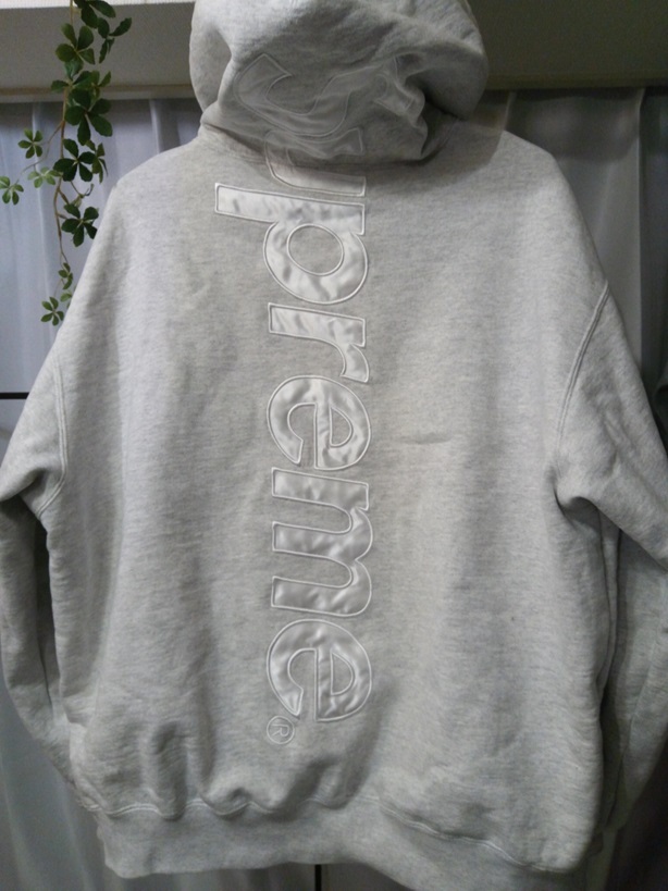 h*ん様 Supreme パーカー　M M Supreme Satin Applique Hooded Sweatshirt グレー / シュプリーム