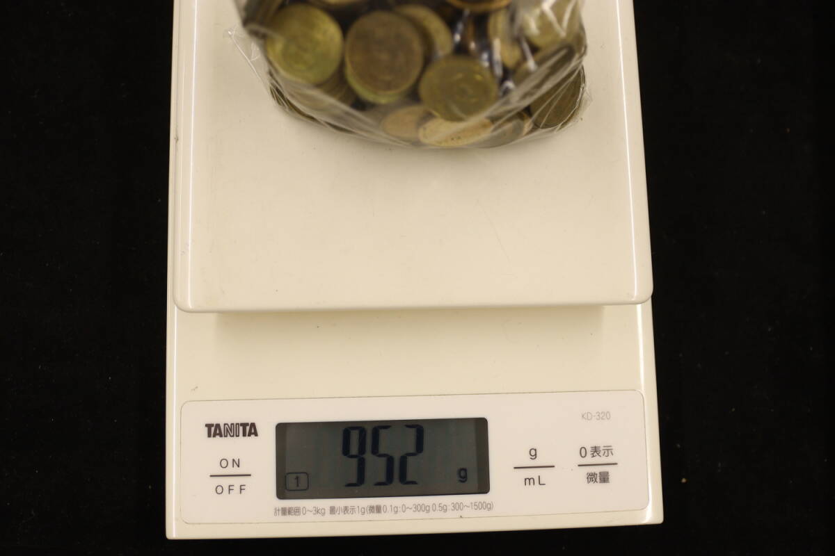 中国硬 貨梅5角 黄銅貨 計250枚 まとめて おまとめ 大量 海外コイン
