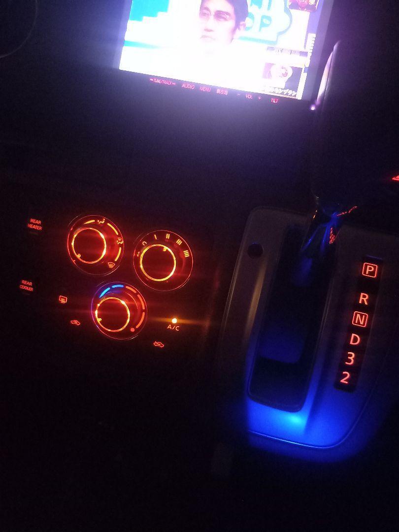 NV350キャラバン 　エアコンダイヤル_1