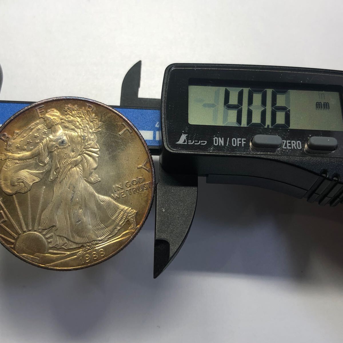 アメリカ リバティコイン 1oz 1ドル 銀貨 1988年 イーグル 重量30.89g