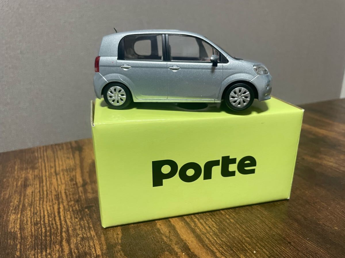 トヨタ ポルテ　8S1 ライトブルーマイカメタリック　　1/30色見本ミニカー非売品 _6