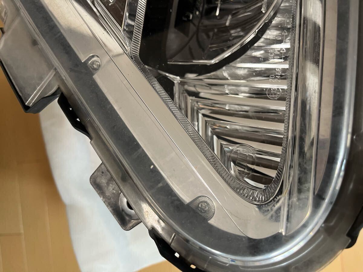 UDトラックス クオン 左 助手席 LEDヘッドライトKOITO 100-25801 52846-32784 破損なし_4