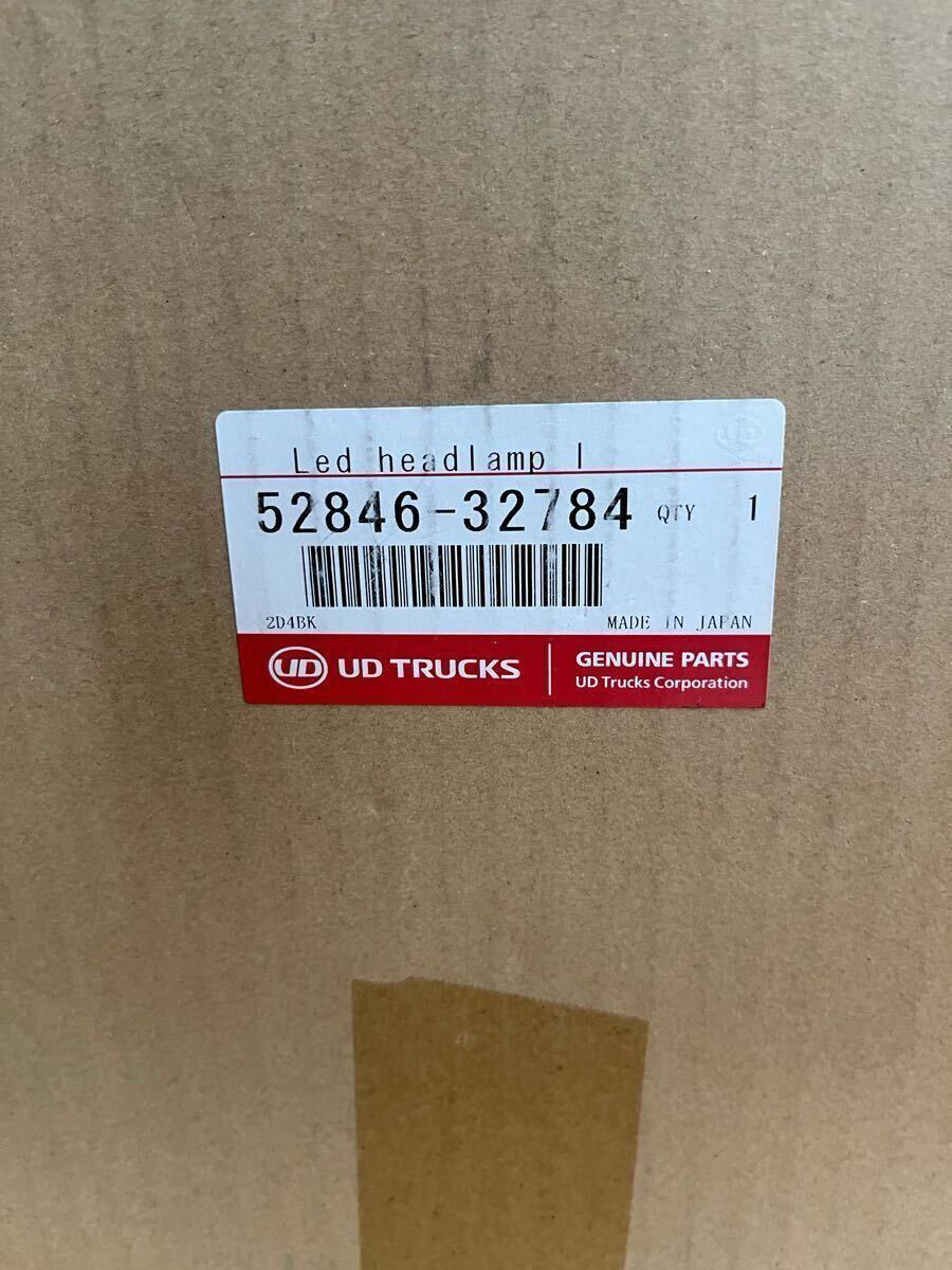 UDトラックス クオン 左 助手席 LEDヘッドライトKOITO 100-25801 52846-32784 破損なし_5