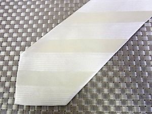 ★3973S★新品【フォーマル 白 柄】ユミ カツラ【桂 由美】ネクタイ