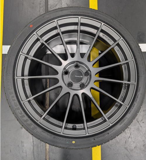 在庫処分】18インチ ホイール 5穴 8.5J pcd100 +42 エンケイ RS05RR