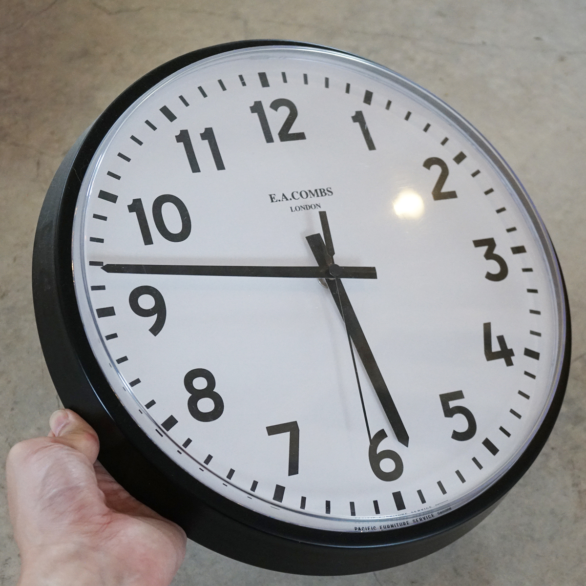 PACIFIC FURNITURE SERVICE 壁掛け 時計 E.A. COMBS WALL CLOCK S