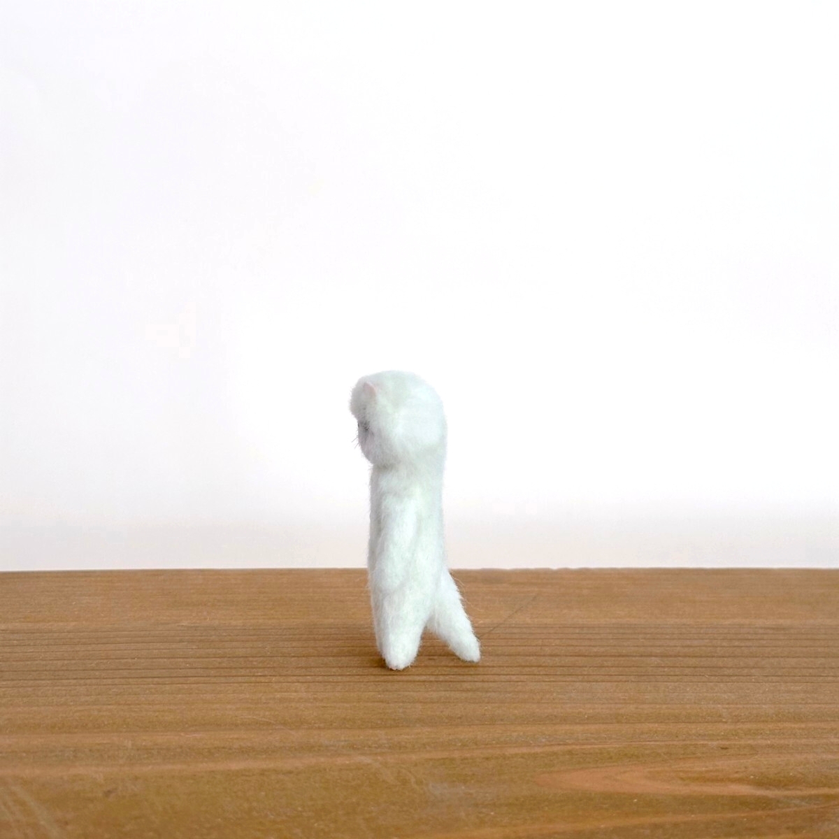 nenne. 白猫 エキゾチックショートヘア 羊毛フェルト ミニチュア cat