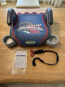 送料無料　GRACO（グレコ） コンパクトジュニア カーズ　ジュニアシート　収納式カップホ