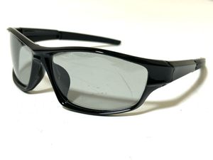  【送料無料特価】偏光調光スポーツサングラス ブラック 新品 《ゆうパケット発送/サイク