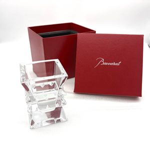 クリスタル花瓶の値段と価格推移は？｜52件の売買データからクリスタル