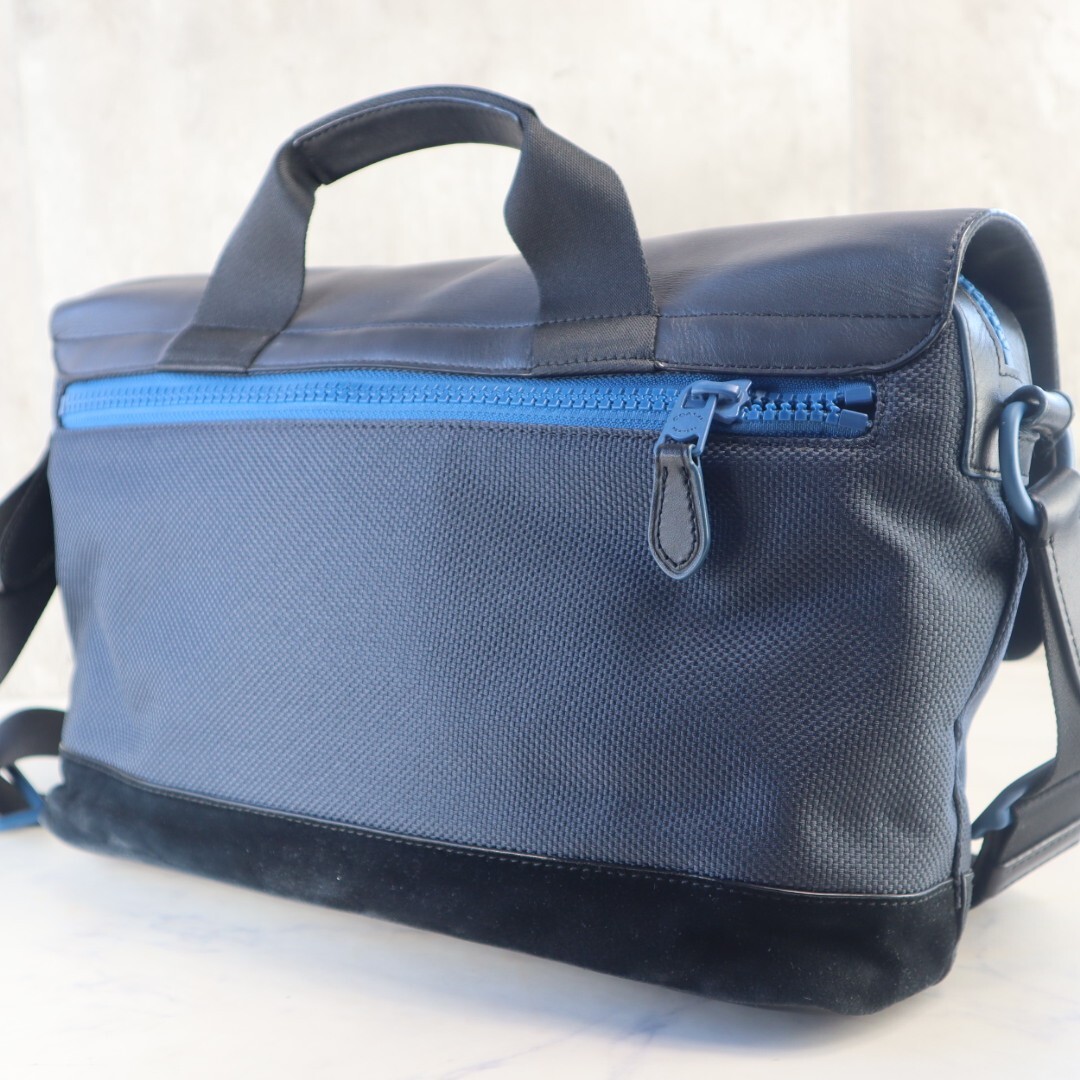 近年モデル 美品 コーチ COACH 2way メッセンジャーバッグ テレイン
