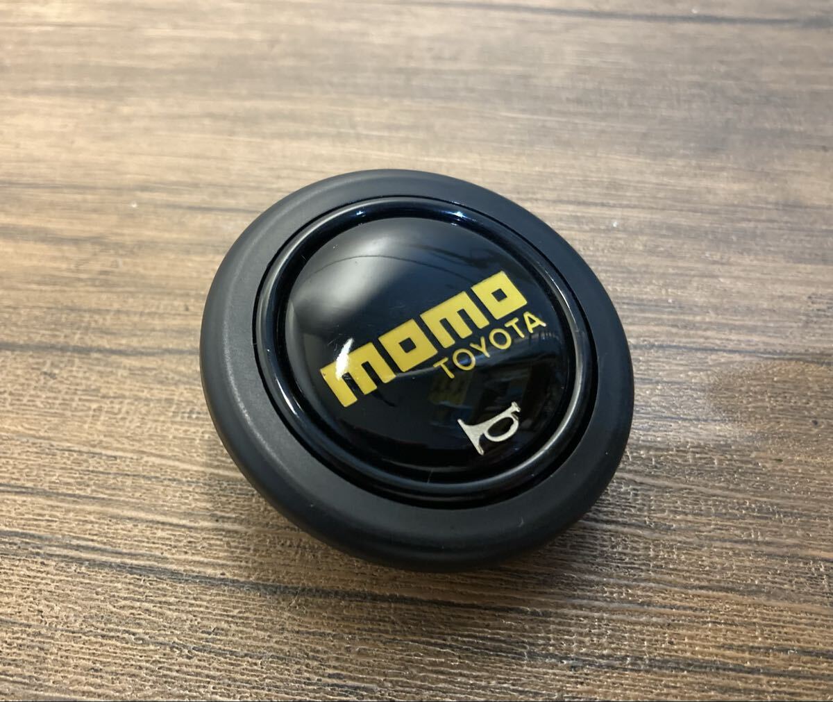 MOMOモモ TOYOTAトヨタ 純正オプション ステアリング ホーンボタン