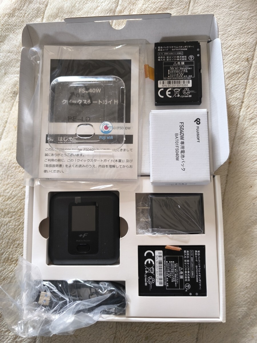 富士ソフト +F FS040W ケース 予備電池パック 箱 付属品付 動作良好