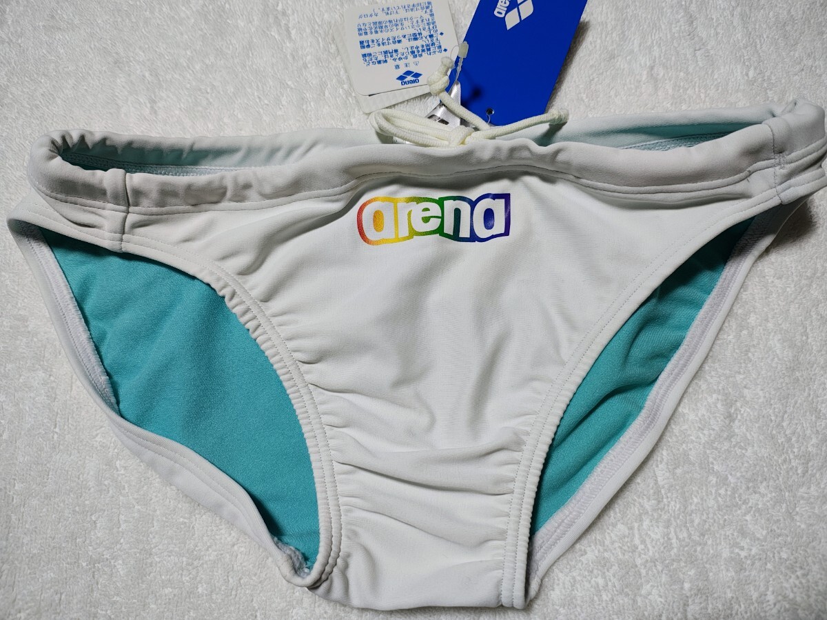 アリーナ arena 競泳水着 ビキニ ブーメラン 白 レインボーロゴ