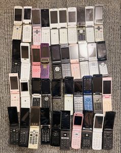 ガラケー ジャンク まとめのYahoo!オークション(旧ヤフオク!)の相場