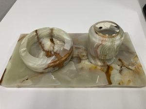 大理石灰皿の値段と価格推移は？｜1件の売買データから大理石灰皿の