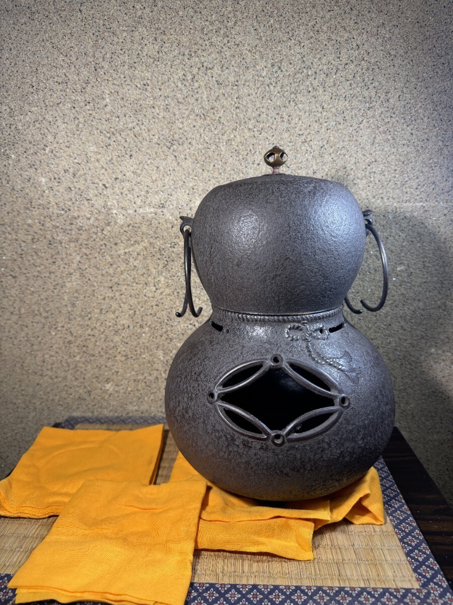 瓢箪 火鉢の値段と価格推移は？｜3件の売買データから瓢箪 火鉢の価値