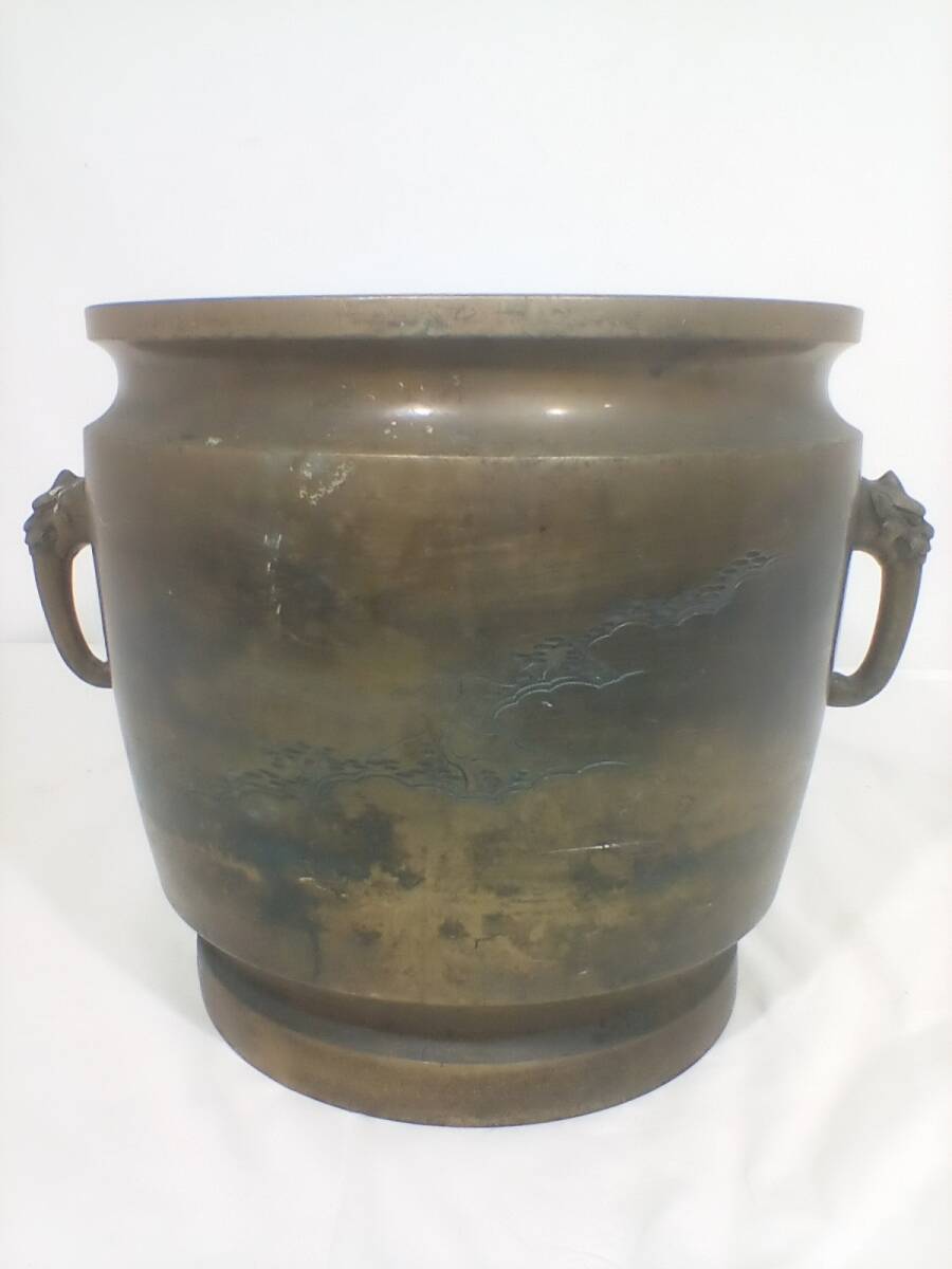 青色と茶色の陶器製火鉢 火鉢 青の値段と価格推移は？｜10件の売買データから火鉢 青の価値が