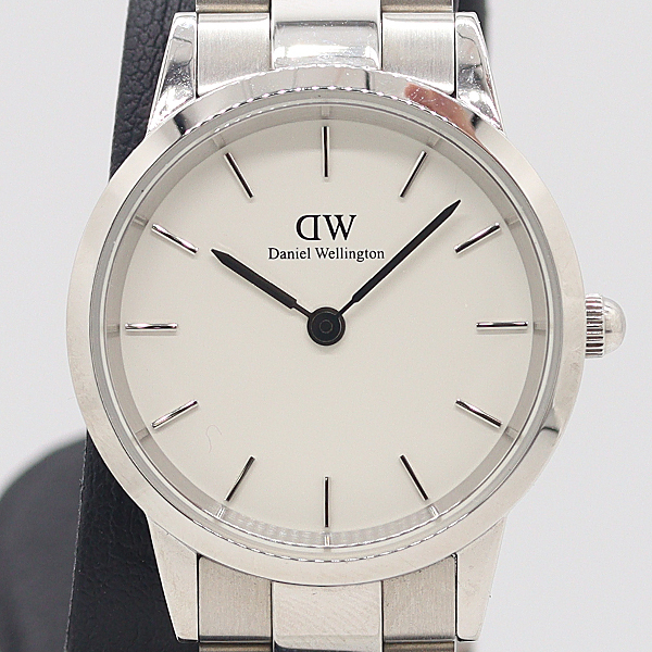 【最終値下】DANIEL WELLINGTON 美品 保管品 稼働品 箱保証書付 ダニエルウェリントン 箱の値段と価格推移は？｜9件の売買データから