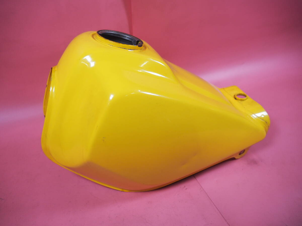 TW200 タンクの値段と価格推移は？｜65件の売買データからTW200 タンク