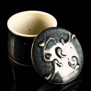 河井寛次郎作の値段と価格推移は？｜6件の売買データから河井寛次郎作
