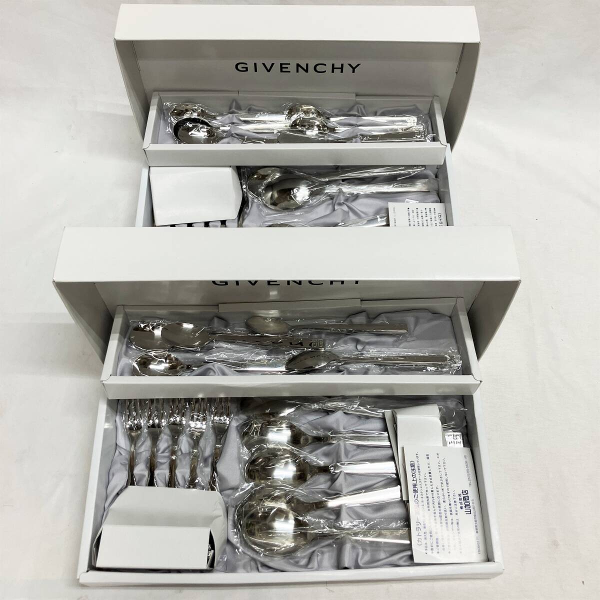 GIVENCHY カトラリーセットの値段と価格推移は？｜4件の売買データから