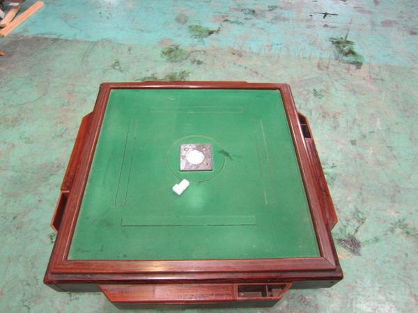 コスモ イーシー 全自動麻雀卓 ジャンク品 麻雀 卓の入札履歴 - 入札者 コスモ イーシー 全自動麻雀卓 ジャンク品 麻雀 卓の入札履歴 - 入札者