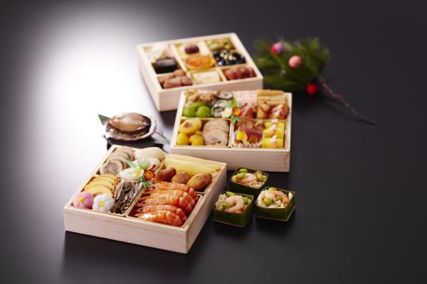 あわび付 和風 豪華 三段重 おせち 桐箱 1月4日発送 お節 全33品