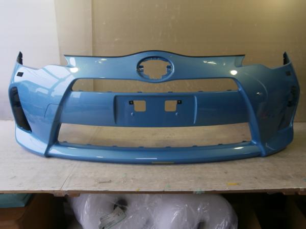 即決　アクア　NHP10　フロント　バンパー　ウォッシャー穴有