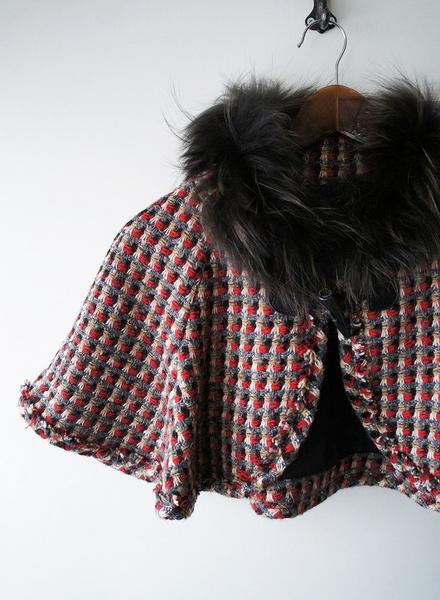 BURBERRY BLUE LABEL ファー付きケープコート 38 美品 BURBERRY BLUE LABEL ファー付きケープコート38*ポンチョ