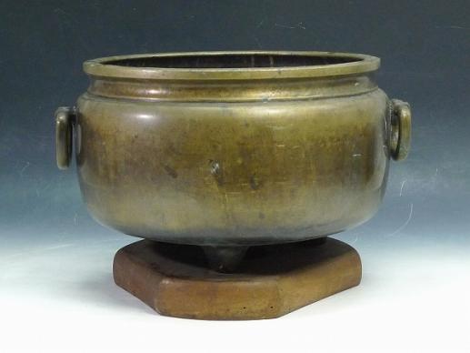 ▲17GA▲重厚9.6kg・宣徳銅製 双耳三足瓶掛・火鉢手炙り