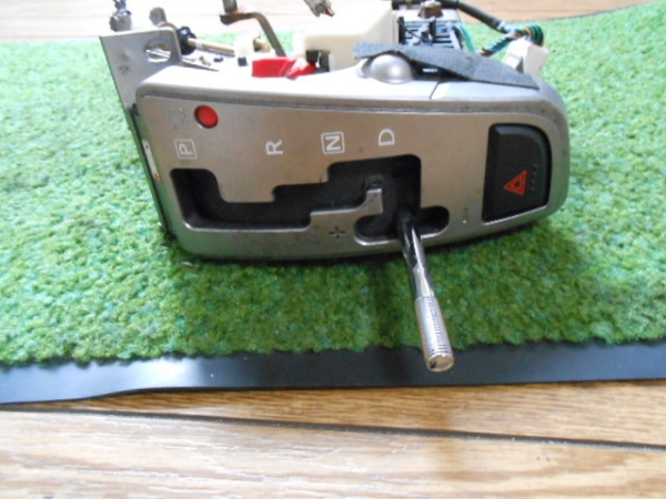 E51　エルグランド シフトゲート 【ＳＴＧ0026】