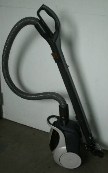 13年・三菱電機 紙パック式掃除機　TC-FXC7P-T　500Ｗ　中古