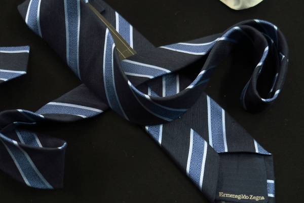 ★ERMENEGILDO ZEGNA ネクタイゼニア VIA CONDOTTI No，2504
