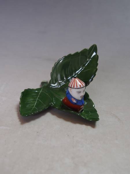 A939　ヘレンド　シノワズリ　葉上の唐子　箸置き　マンダリン