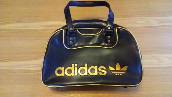 未使用　　アディダス 　 adidas バッグ　小