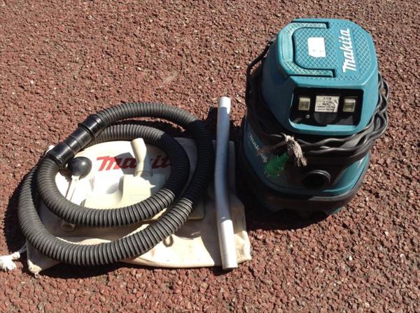 □10/マキタ 乾湿両用　業務用　集塵機　471