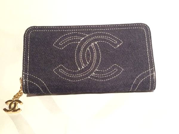 ☆　シャネル　海外ノベルティ　デニム長財布　☆