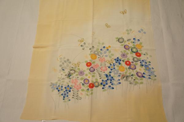 『加藤萬』正絹絽ちりめん花に蝶模様未使用風呂敷[E7122]