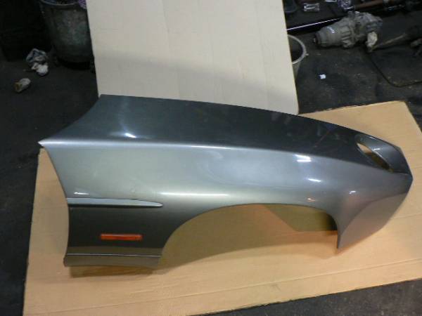ポルシェ 928 右 フェンダー